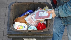 Deutsche werfen pro Sekunde 313 Kilo Lebensmittel weg