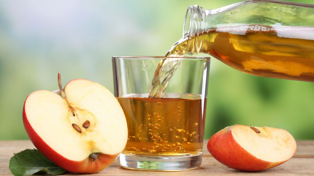 Vegane Ernährung: Warum in Apfelsaft tierische Zusätze enthalten sein können
