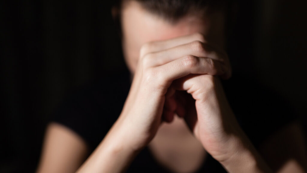angst-frau-istock
