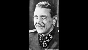 Nahm der Israelische Geheimdienst ehemalige SS-Offiziere auf?