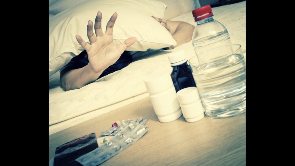 aspirin-hand-bett-istock