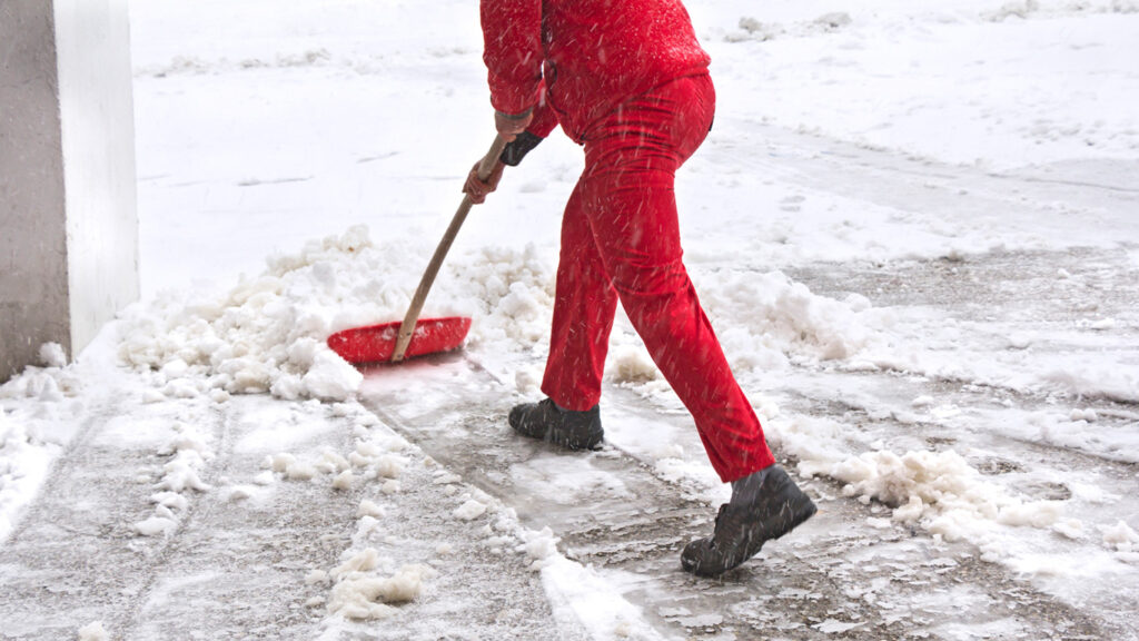 An die Schaufel, fertig, los: Tipps zum Schneeschippen