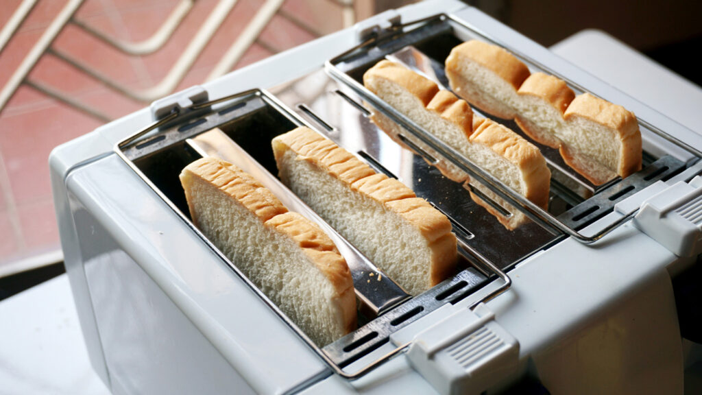 Toaster-close-Toast-istock