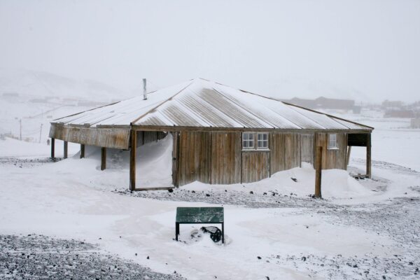 Scotts Hütte ist 100 qm groß