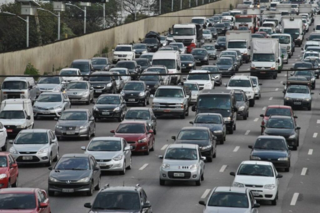 Staus aus dem Nichts: Ein dichter Stau auf einer Autobahn