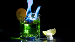 Die grüne Fee: Wie Absinth zum Kultgetränk wurde