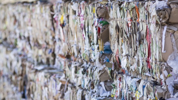 Papierherstellung: mühevolle Handarbeit