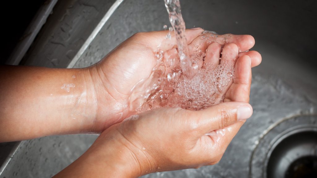 Reinigt warmes Wasser besser als kaltes? Welt der Wunder Homepage