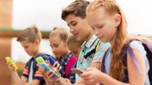 Süchtig nach Snapchat, Instagram & Co.: Macht Social Media abhängig?
