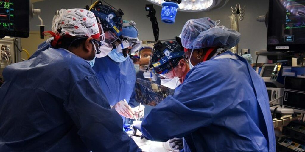 aerzteteam-op-transplantation