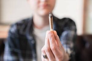 Suchtberater über Pro und Contra von legalem Cannabis