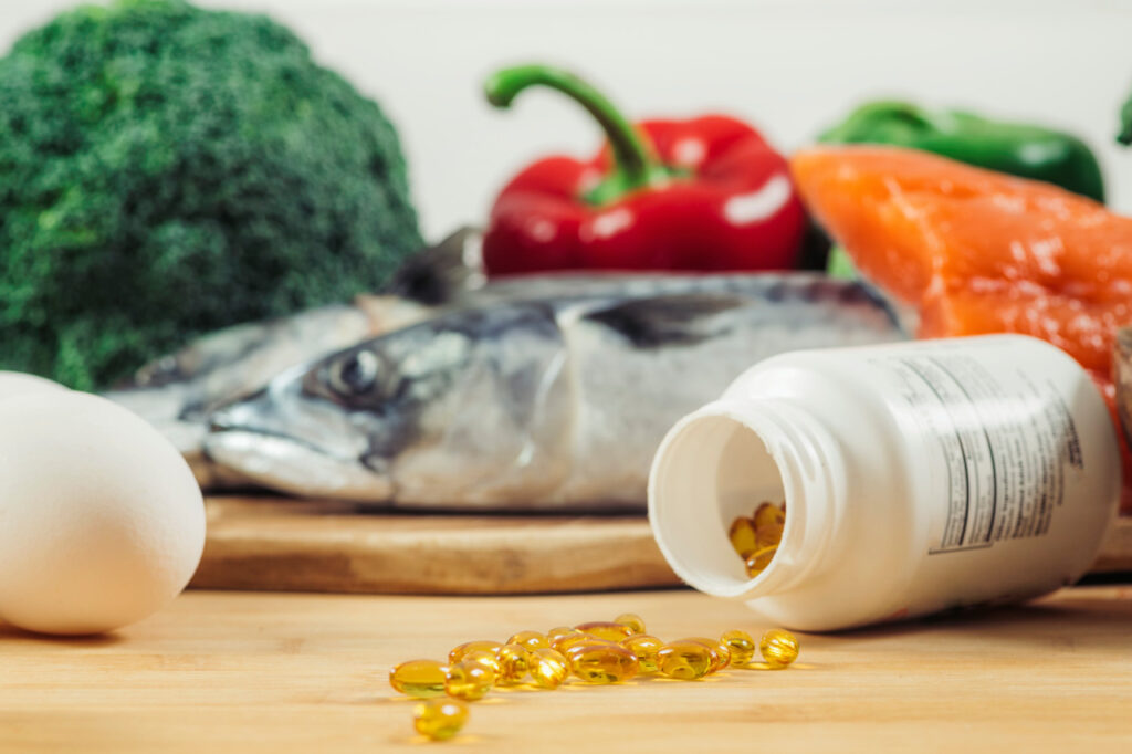Vitamin D hilft gegen Krebs: Vitamin-D-Kapseln und Vitamin-D-haltige Lebensmittel