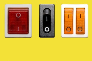 Energie sparen im Haushalt kann einfacher sein, als gedacht: Ein bewusster Umgang mit Elektrogeräten im Alltag, hilft beim Energiesparen.