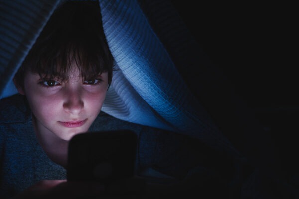 Kinder können ziemlich schnell fasziniert von neuen Medien sein.