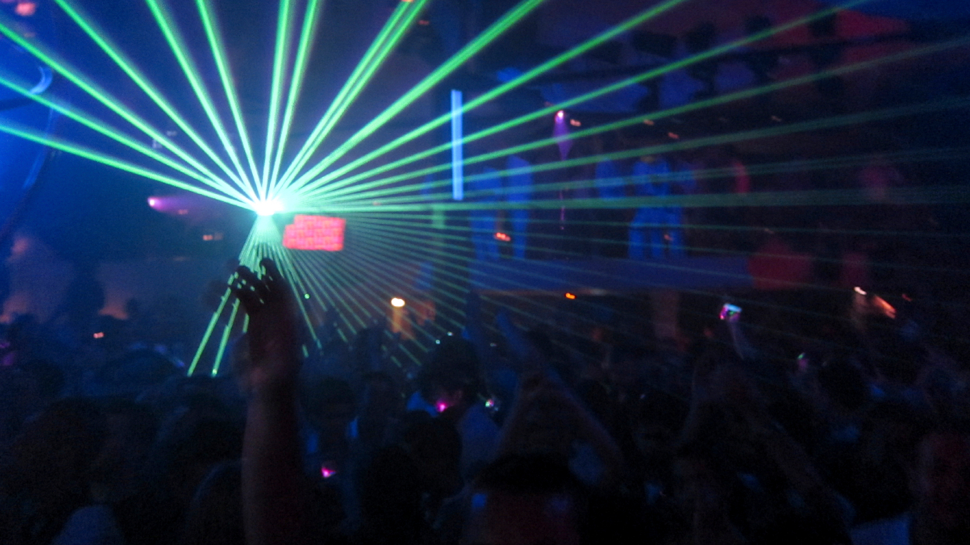 Runde 1: Nightlife auf Ibiza