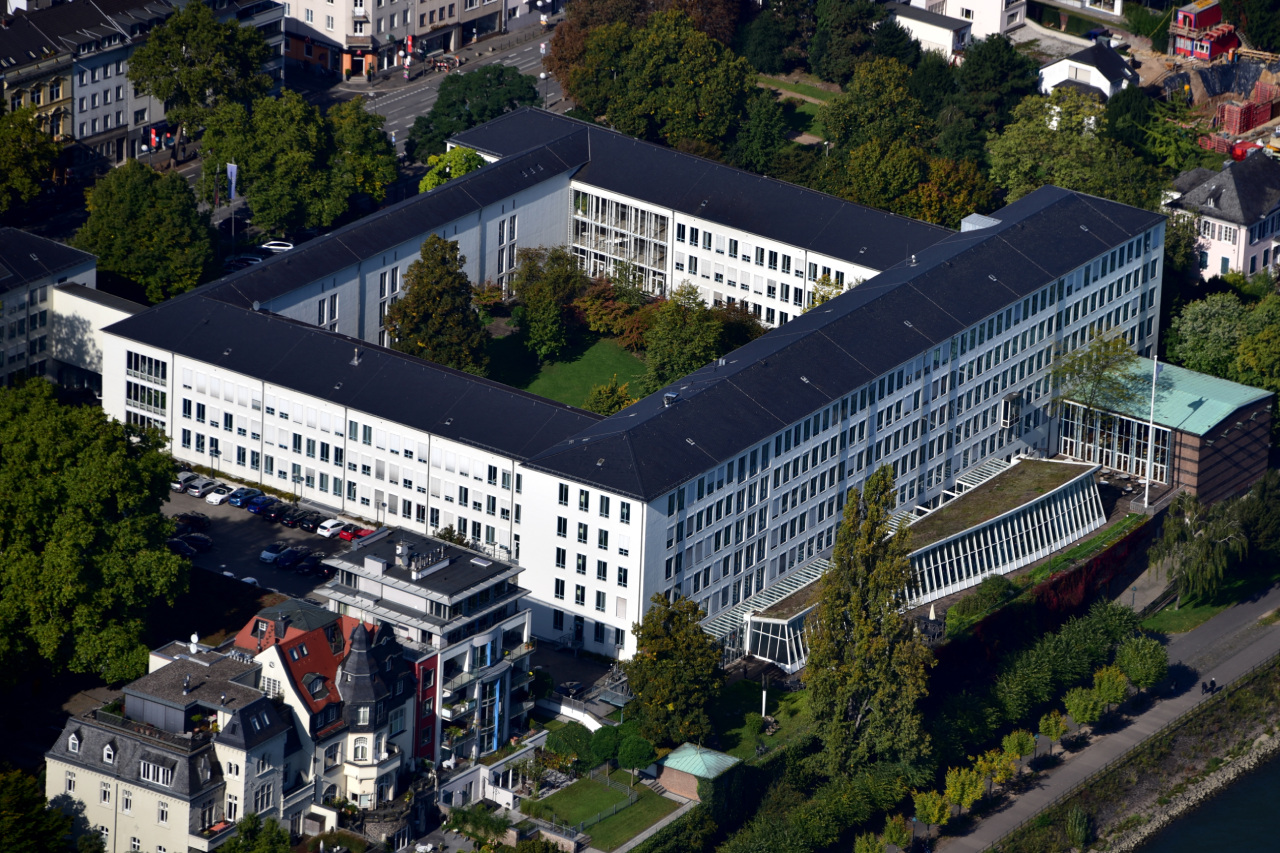 Deutschlands Generationenprojekt auf dem Prüfstand: von der Energiewende zur Energiekrise? Das Atomkraftwerk von Fukushima vor der Katastrophe: der Bundesrechnungshof in Bonn