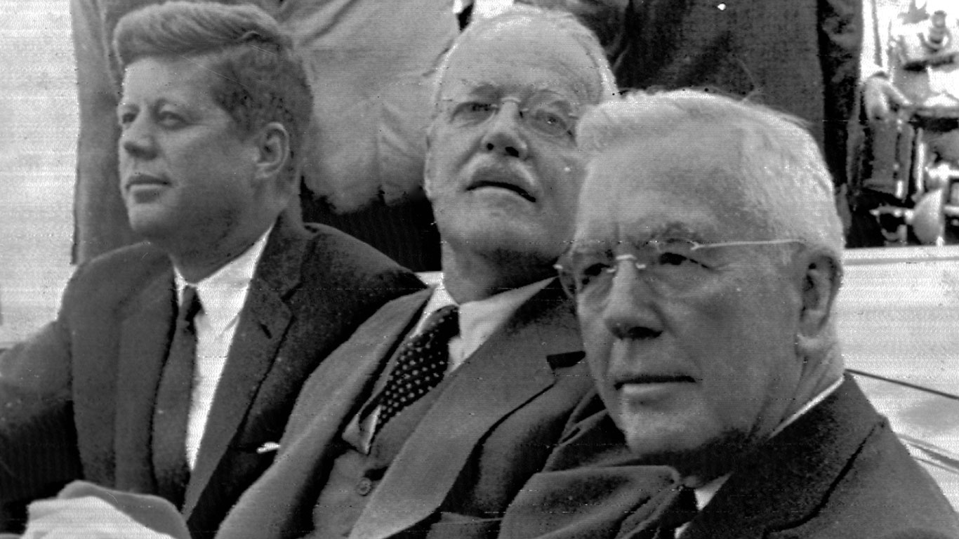 1953: USA