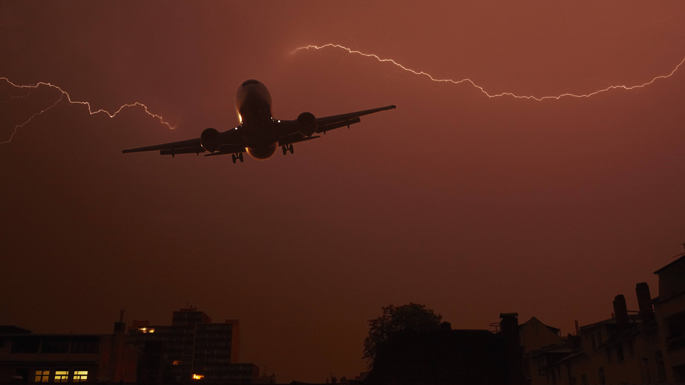 Kann ein Blitz das Flugzeug zum Absturz bringen?