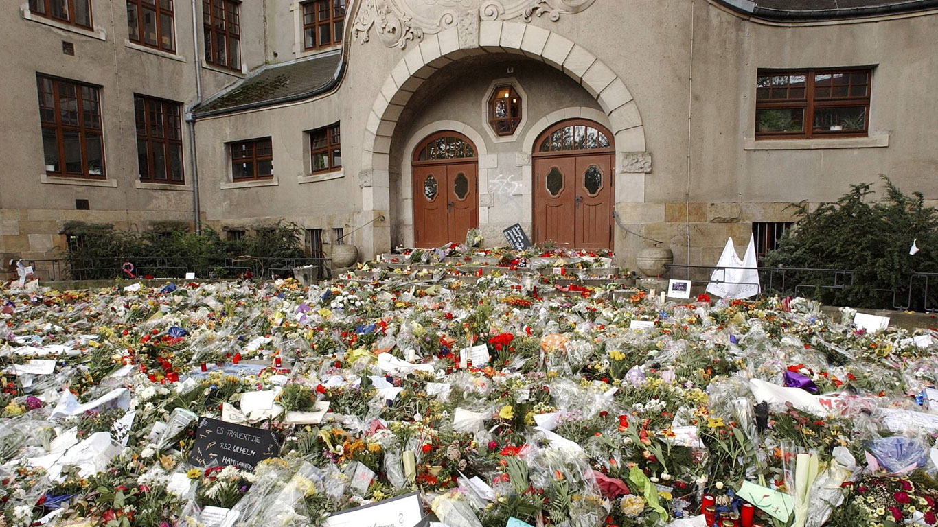 26. April 2002: Gutenberg-Gymnasium in Erfurt