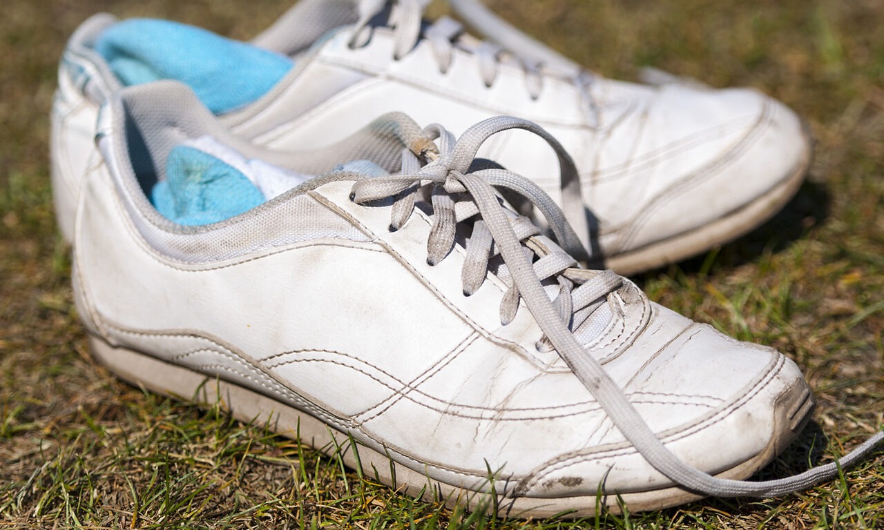 Kann ein Tennisschuh Forensiker auf die falsche Fährte führen?