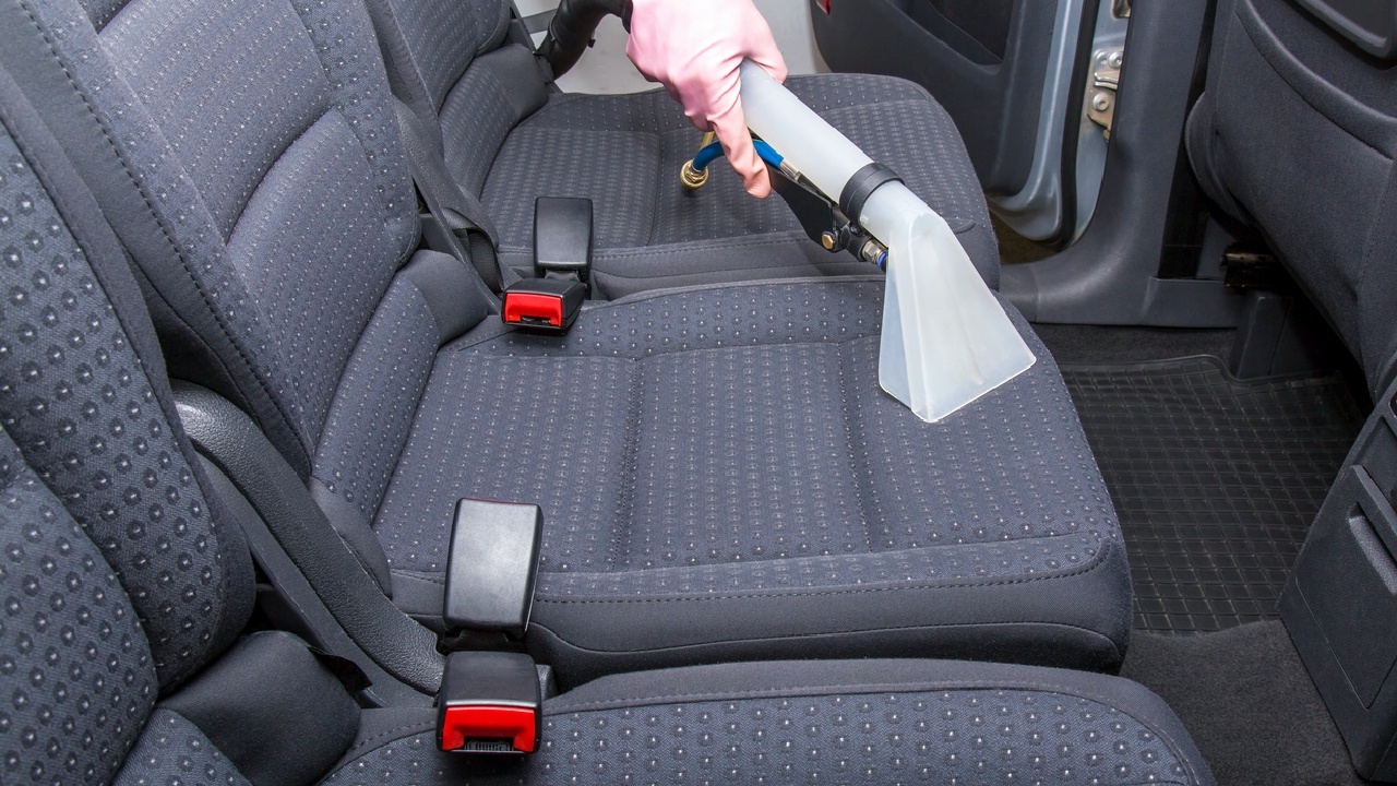 Lästige Gerüche aus dem Auto verbannen