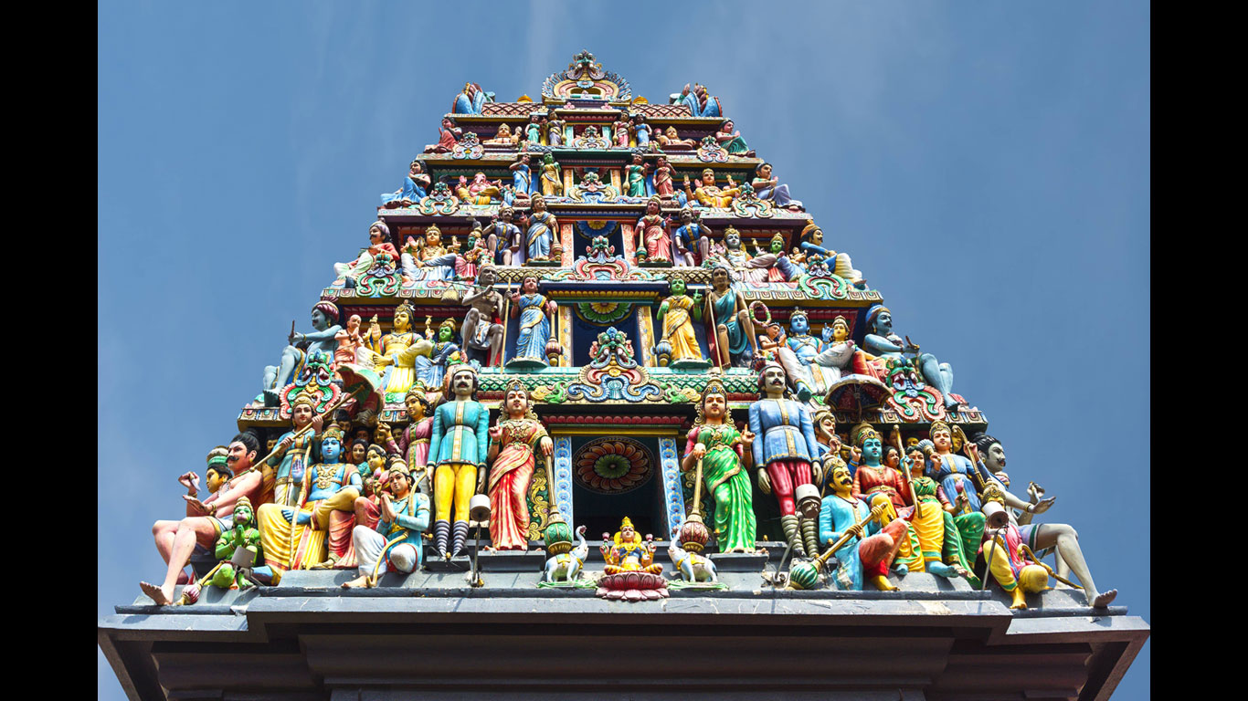 China in Singapur: der Hindu-Tempel Sri Mariamman in Chinatown