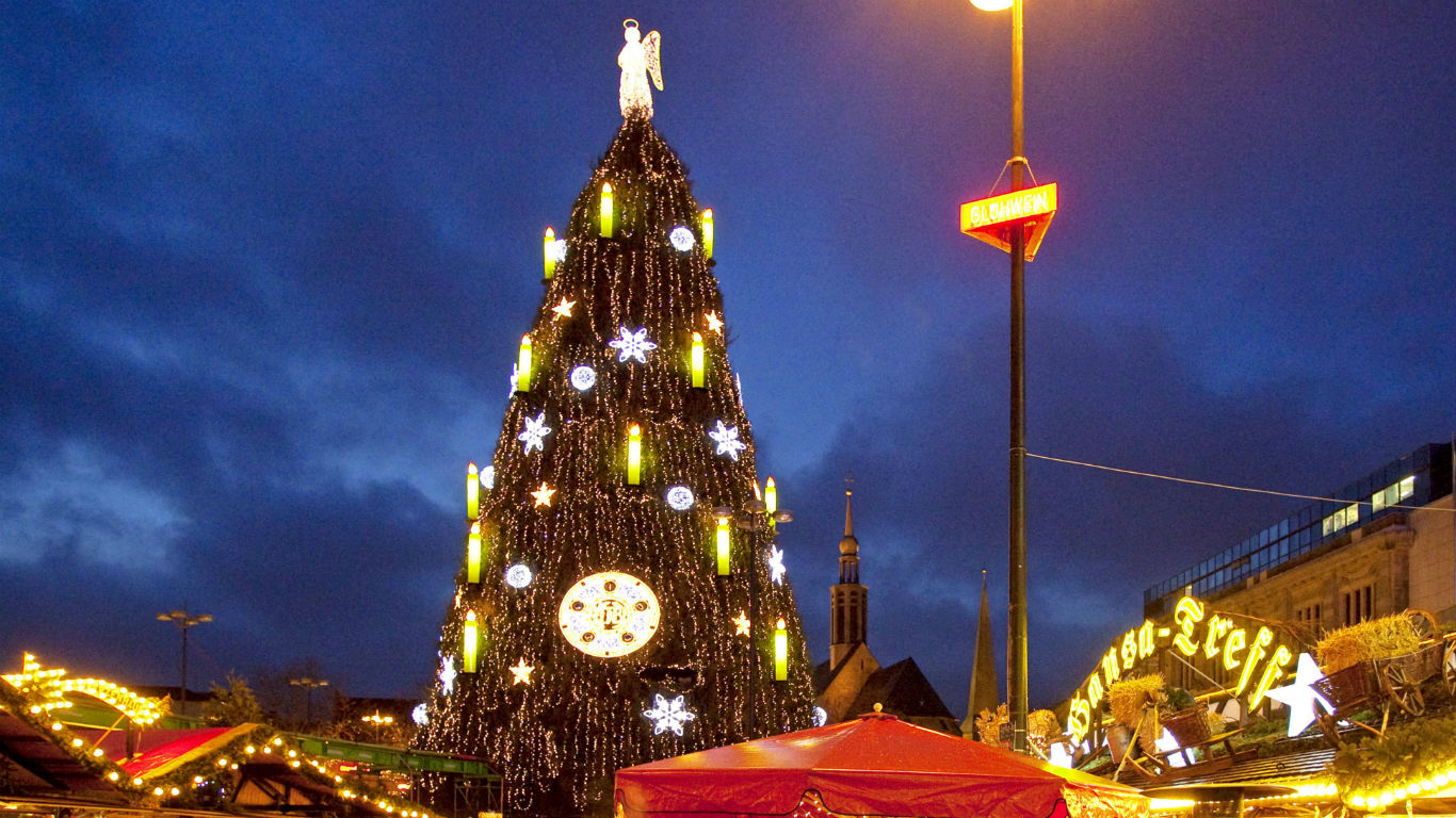 Der größte Weihnachtsbaum steht in Dortmund