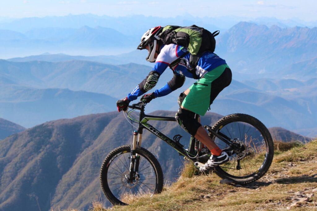 E-Mountainbikes: Tipps für eine sichere Abfahrt