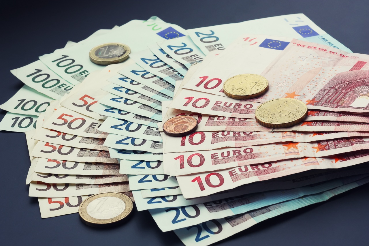 Wieviel Euro wurden 2002 an wie viele Menschen in Umlauf gebracht?
