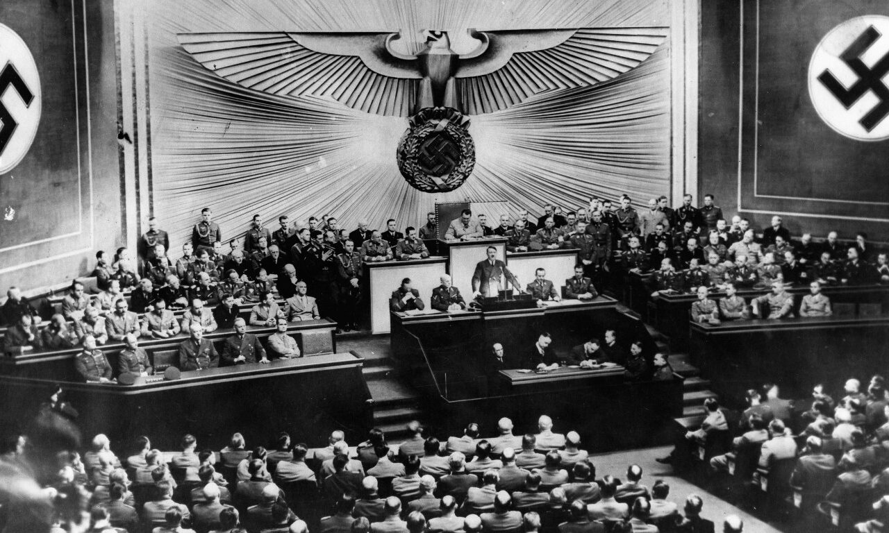 Skulls and Bones: Nazi-Schergen?