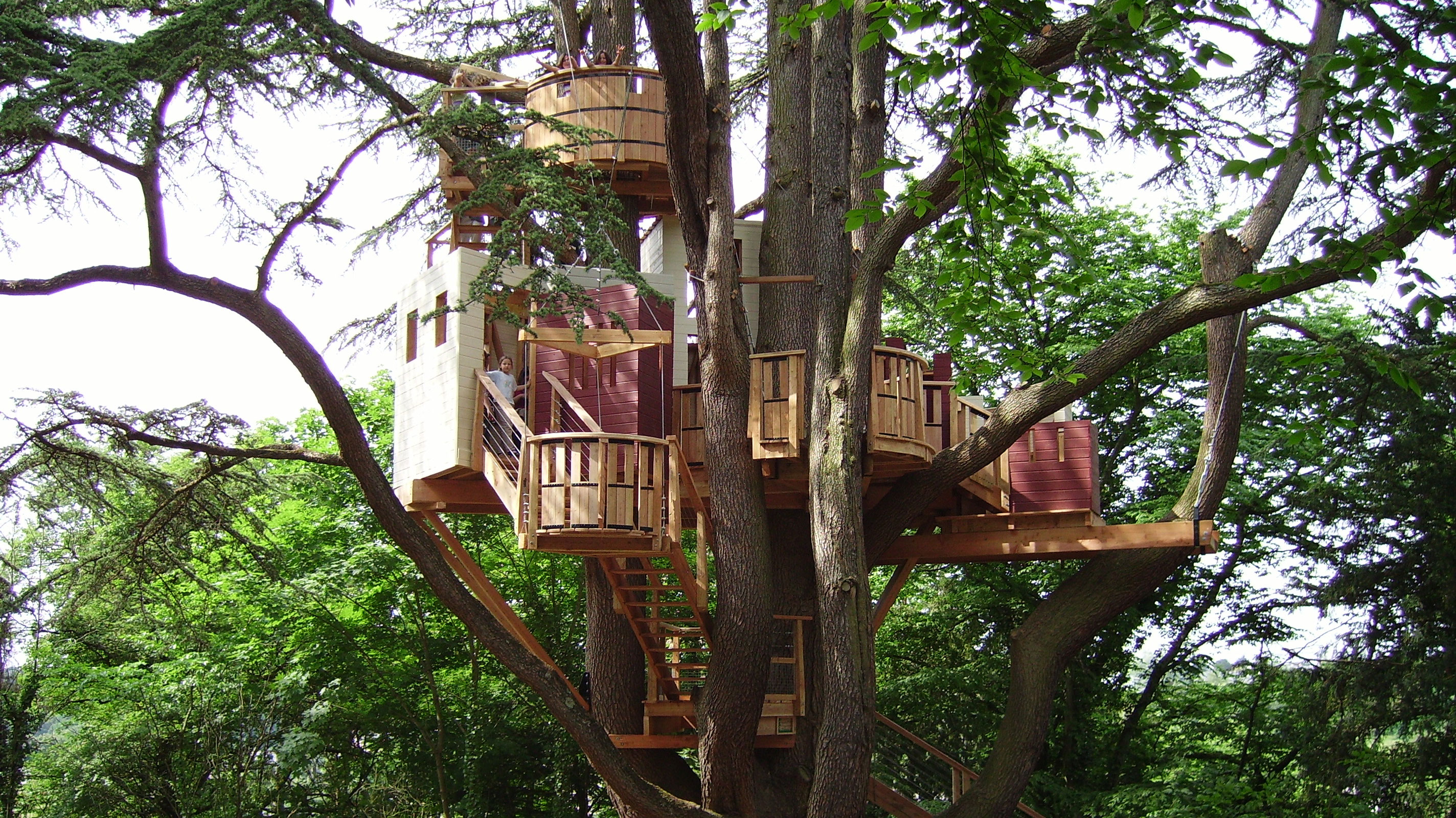Villa Kunterbunt: „Dans mon Arbre“ realisiert Kinderträume