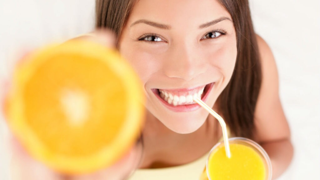 zitrone-frau-trinken-thinkstock