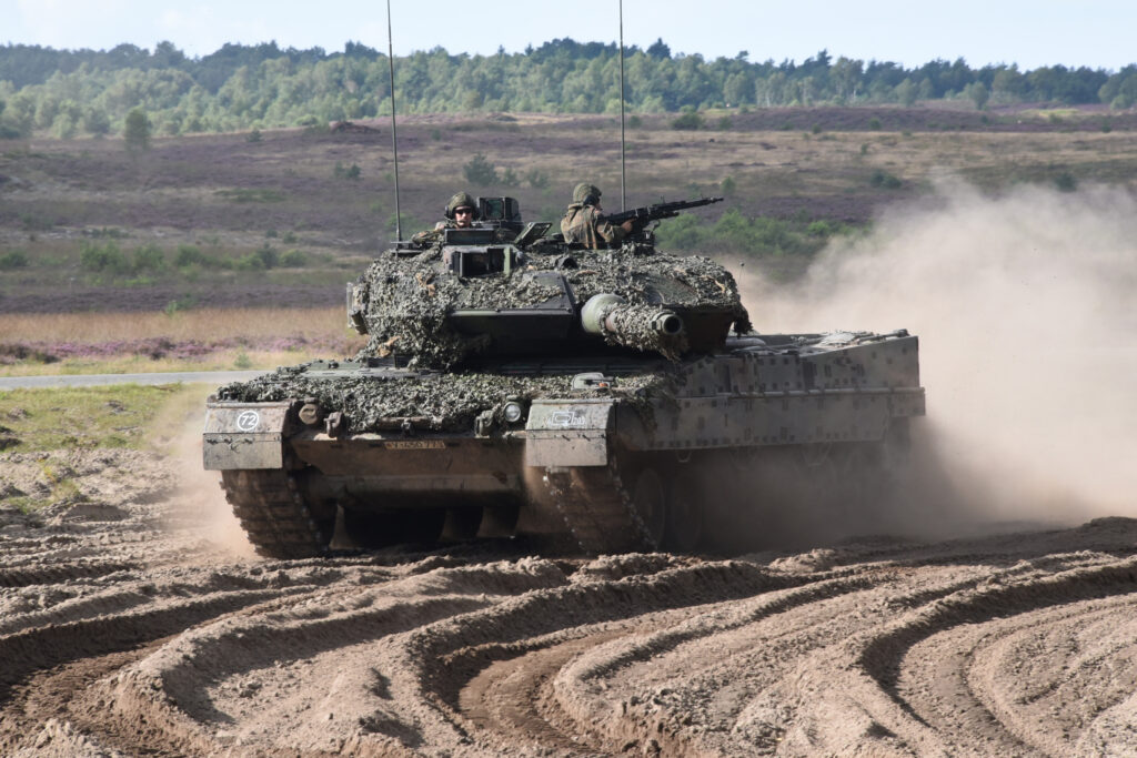 Panzer vorwärts Marsch! So fährt man einen Leopard 2 Kampfpanzer