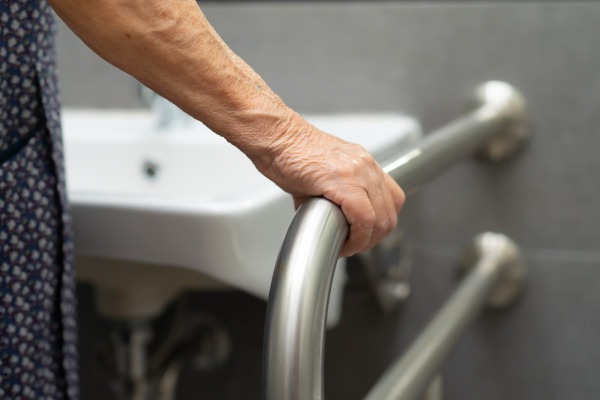 Das geschieht mit uns, wenn wir altern: Barrierefreies Badezimmer