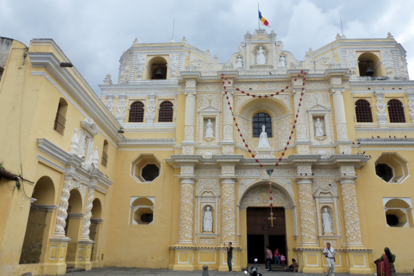 Reise in die koloniale Vergangenheit: Antigua Guatemala – die Kirche La Merced