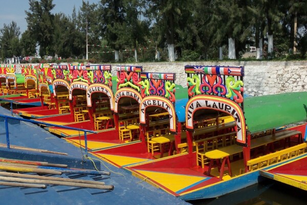 Die schwimmenden Gärten von Xochimilco: Ein Seensystem mit dazwischenliegenden Sümpfen