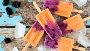 Zuckerarm und vitaminreich: Wassereis selber machen