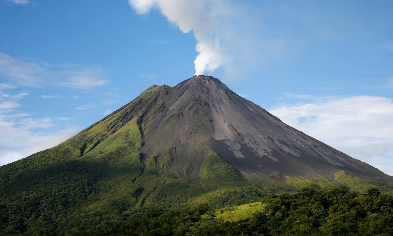 Der Vulkan „Arenal“ in Aktion