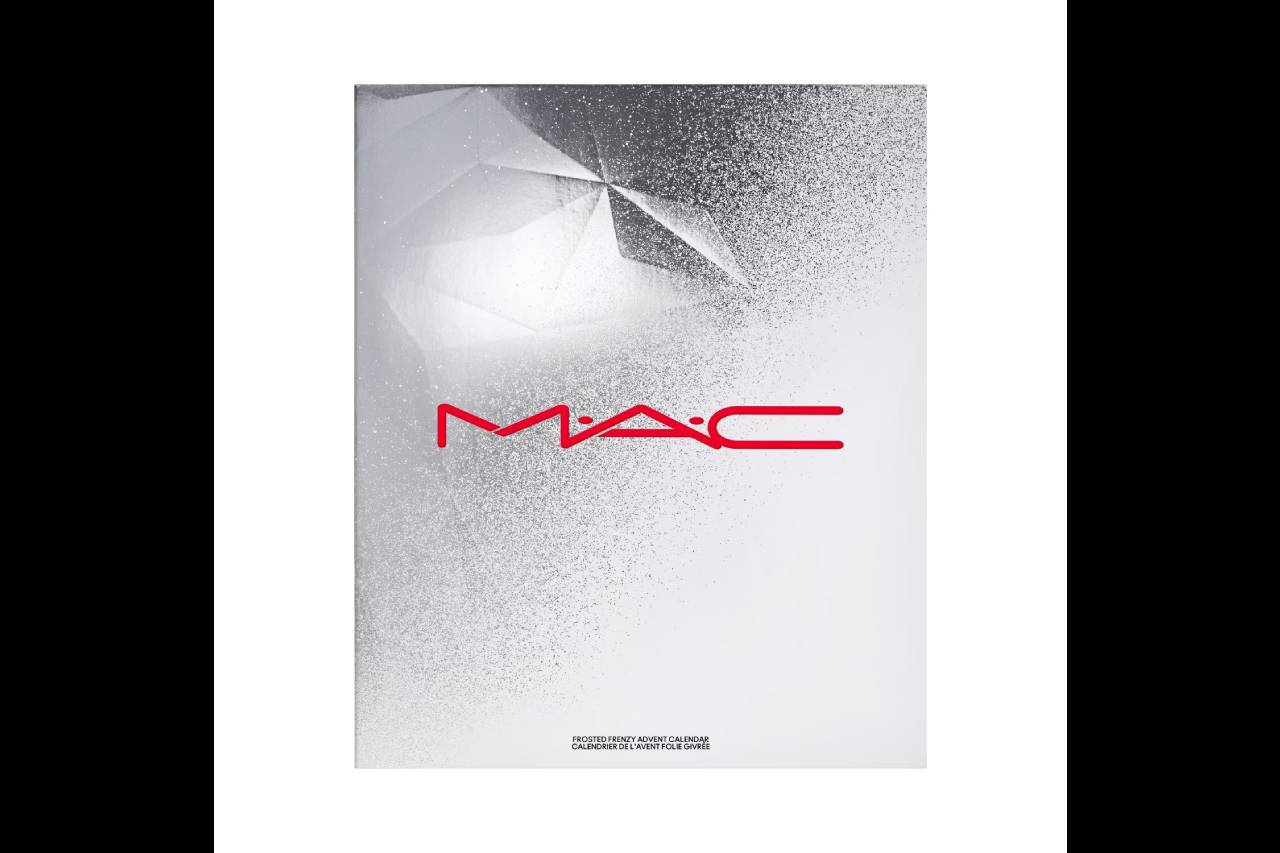 Für alle Beauty-Queens – der MAC-Adventskalender 2023 mit vielen Kosmetikprodukten